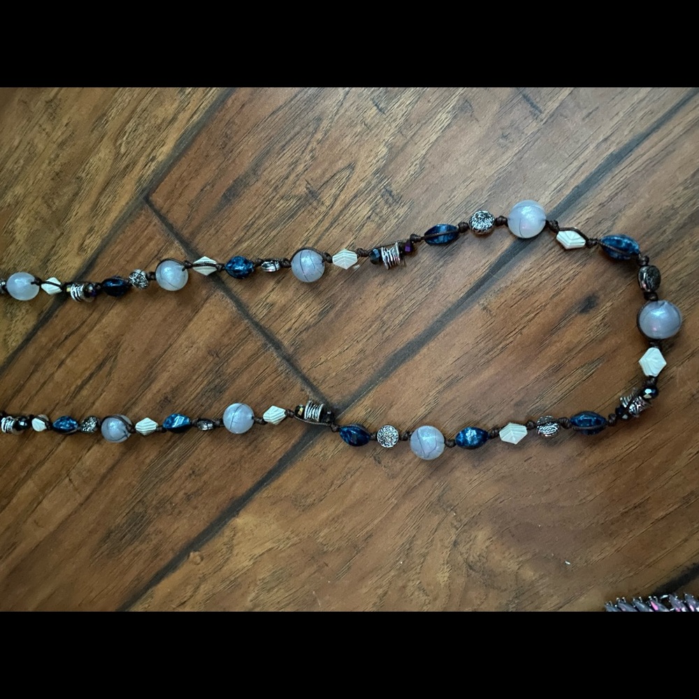Necklaces - Picture 5 of 6